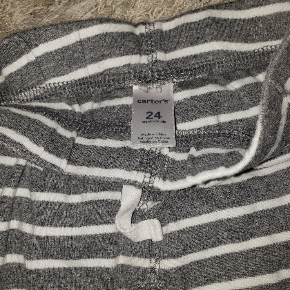 24m boy Carter's outfit and 2 rompers - Picture 13 of 13